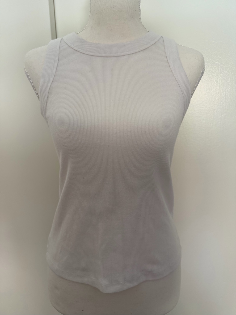 Old Navy Women’s White Ribbed Tank Top